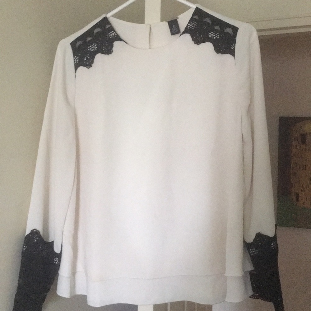 Black label size 0 (fits like a small/medium)